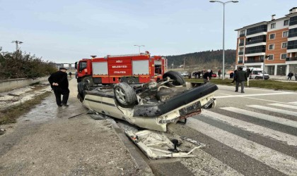 Kastamonuda Fiat-Tofaş araç takla attı: 2 yaralı