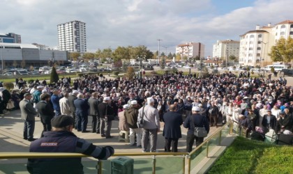 Kastamonudan kutsal topraklara giden umreciler dualarla uğurlandı