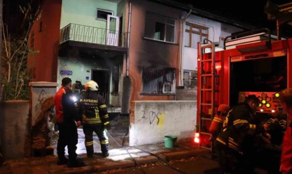 Kayseride müstakil evde yangın: 1 kişi dumandan etkilendi