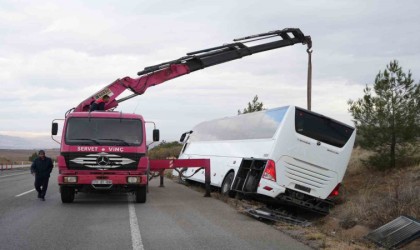 Kırıkkalede otobüs yan yattı: 30 kişi yara almadan kurtuldu