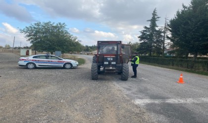 Kırklarelinde trafik denetimi: 100 araç trafikten men edildi