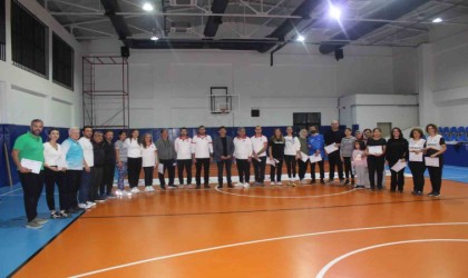 Köyceğizde öğretmenler Floorcurling turnuvasında yarıştı