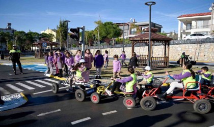 Kuşadasında trafik ve eğitim parkı ilk misafirlerini ağırladı