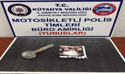 Kütahyada Yunus Timleri 1 kişinin üzerinde uyuşturucu ele geçirdi