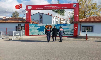 Maske ile girdiği evin sahibinin boğazına bıçak dayayıp hesabına 70 bin lira yatırttı