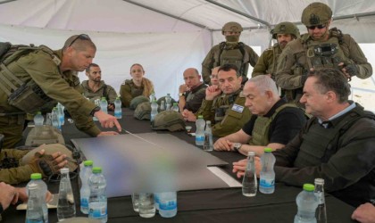 Netanyahu, Gazzeyi ikiye bölen Netzarim Koridoruna gitti