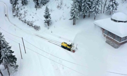 Orduda bir gecede yaklaşık 2 bin kilometre yol ulaşıma açıldı