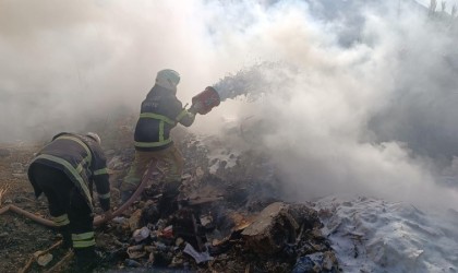 Samandağda çıkan kamışlık yangını söndürüldü