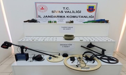 Sivasta jandarma operasyonu, 12 kişi gözaltına alındı