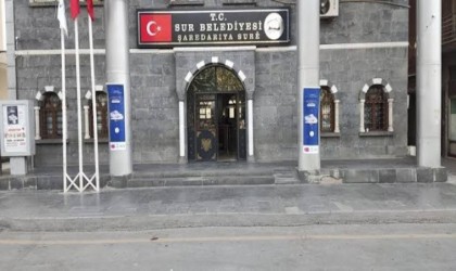 Sur Belediyesi, tasarruf tedbirlerine aykırı olarak lüks araç kiraladı