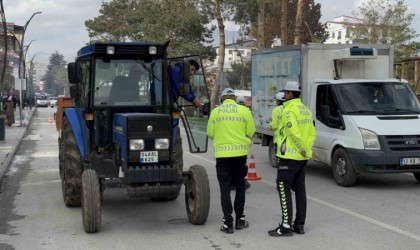 Tatvanda kış lastiği denetimi yapıldı