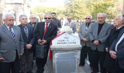 Vali Muammer Bey mezarı başında anıldı