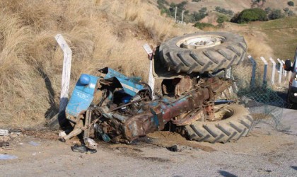 Virajı alamayan kum yüklü traktör devrildi: 1i ağır 2 yaralı