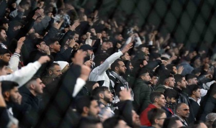 Beşiktaş taraftarı takıma tepkili!