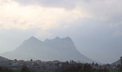 Bozaniç Dağında sis manzarası fotoğraflandı