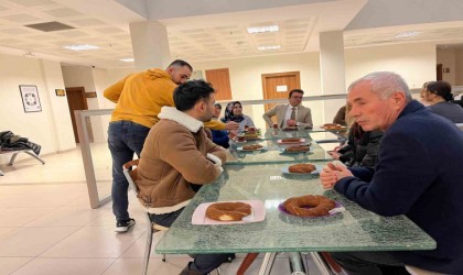 Cumhuriyet Başsavcısı Karakoca, erken gelen personele kahvaltı ısmarladı