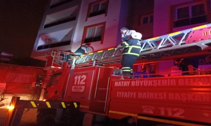 Dörtyolda dumandan etkilenen vatandaşları itfaiye kurtardı