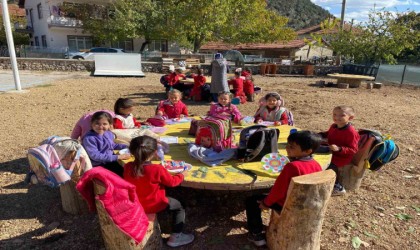 Eğirdirde açık hava sınıfıyla doğa, eğitimle buluşuyor