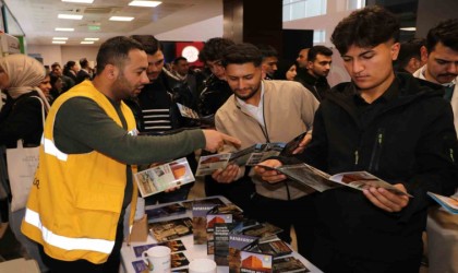 Güneydoğu Kariyer Fuarında Haliliye Belediyesinden öğrencilere destek