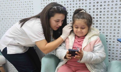 İki kuşak bir arada işitme sağlığı ve kulak bakımını öğrendi