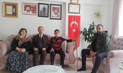 Kahramankazan Kaymakamı Parlardan tedavi gören şehit babasına ziyaret