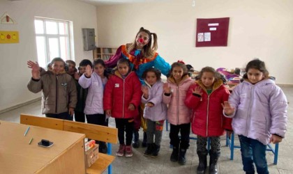 Köy okullarında Umutlu Yarınlar Derneğinden anlamlı destek