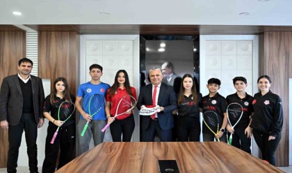 Muratpaşanın squash başarısı