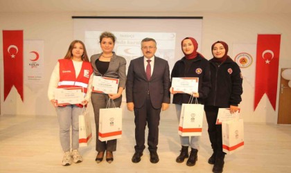 Tokatta “Temel Kızılaycılık ve Temel Afet Farkındalık Eğitimleri” sona erdi