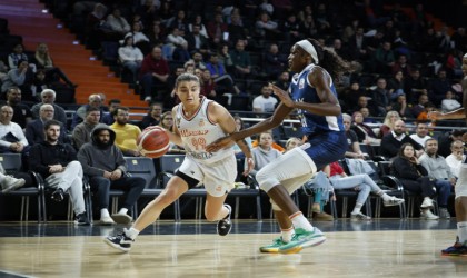 Türkiye Kadınlar Basketbol Ligi: ÇBK Mersin: 83 - Emlak Konut: 82