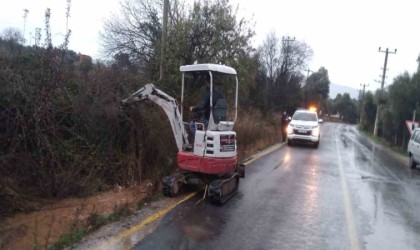 Yağmur nöbetindeki ekiplerden anlık müdahaleler