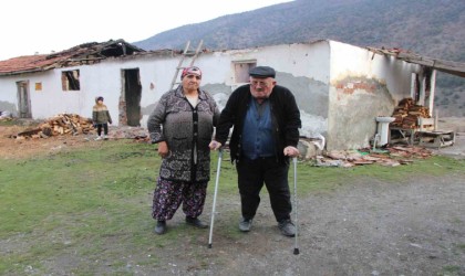 Yaşlı çift kış günü evsiz kaldı: Sadece sırtımdaki ceket kaldı