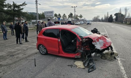 Amasyada otomobiller kafa kafaya çarpıştı: 7 yaralı