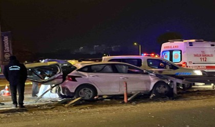 Ankarada kontrolden çıkan otomobil bariyerlere saplandı: 1 ölü