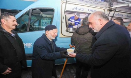 Başkan Sandıkçıdan vatandaşlara çorba ikramı