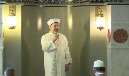 Diyanet Başkanı Erbaş, umreye giden vatandaşlarla buluştu