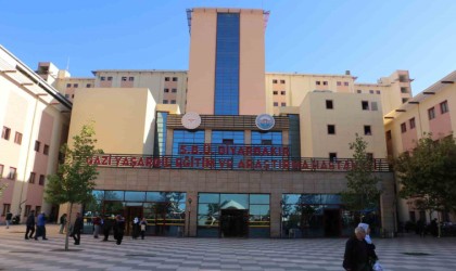 Diyarbakırda bıçak parası aldığı iddiasıyla biri doktor 3 kişi tutuklandı