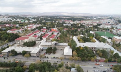 Eski Mareşal Fevzi Çakmak Hastanesi Binası artık Erzurum Lisesinin