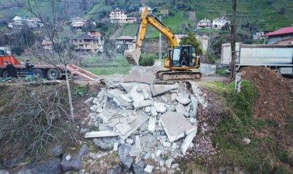 Fırtına Vadisinde 28 yapı sahipleri tarafından yıkıldı