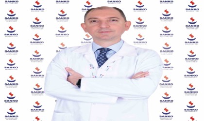 Genel cerrahi uzmanları Prof. Dr. Balık, Doç. Dr. Borazan ve Opr. Dr. Melik, SANKO Üniversitesi Hastanesinde