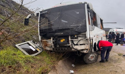 Gönendeki servis kazasında 17 kişi taburcu oldu