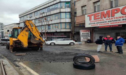 Güngörende İBBnin yapamadığı yol 46 günde 3üncü defa çöktü