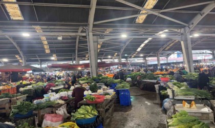 Halk pazarına yoğun ilgi