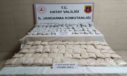 Hatayda 87 kilo 990 gram captagon hap ve 62 kilo 400 gram toz esrar ele geçirildi