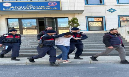 Jandarma aracını çalan şüpheli yakalandı: 90 suç kaydı olduğu ortaya çıktı