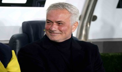 Jose Mourinhodan Lyon maçında 5 değişiklik