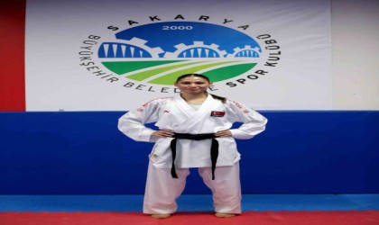 Karate sporcusu Zümra Rezzan, Fransada Türk Bayrağını dalgalandıracak