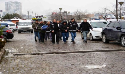 Kooperatif hissesi vaadiyle 30 milyonluk vurgun yapan şahıslar adliyeye sevk edildi