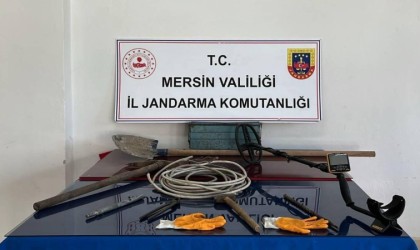 Mersinde 5 kişi define ararken suçüstü yakalandı