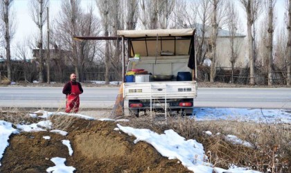 Muş Ovasında yolculuk edenlere tatlı bir mola