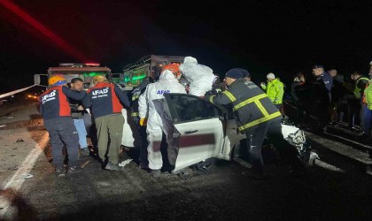 Niğdede feci kaza: 2 ölü, 1 ağır yaralı